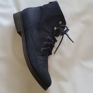 Steve madden navy lace up boots